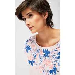 Koszulka z nadrukiem. Koszulki damskie Moodo, xl, z nadrukiem. Za 34,99 zł.