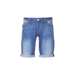 Szorty i Bermudy Guess ROUTOK. Niebieskie bermudy męskie marki Guess, m, z aplikacjami. Za 244,30 zł.