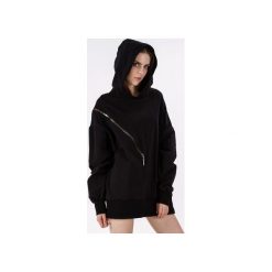 Bluza z kapturem ze skośnym ozdobnym suwakiem Czarna. Czarne bluzy damskie marki Sthorm, z bawełny, klasyczne, z kapturem. Za 329,00 zł.