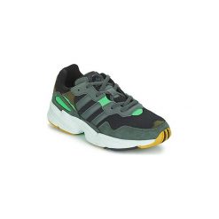 Buty adidas YUNG 96. Szare trampki męskie Adidas, bez wzorów, bez zapięcia. Za 314,30 zł.