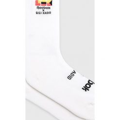 Reebok Classic - Skarpety Gigi Hadid. Białe skarpetki damskie marki Reebok Classic, z elastanu. Za 69,90 zł.