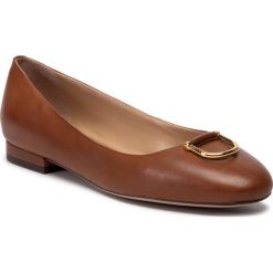Baleriny LAUREN RALPH LAUREN - Galyn 802755531001 Polo Tan. Pomarańczowe baleriny damskie Lauren Ralph Lauren, bez wzorów, ze skóry ekologicznej, klasyczne, bez obcasa. W wyprzedaży za 319,00 zł.