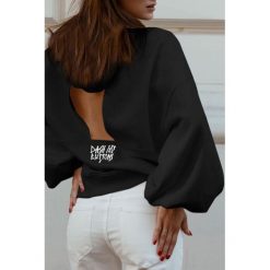Bluza damska DIDU BLACK. Czarne bluzy sportowe damskie Bluza damska DIDU BLACK, uniwersalny, bez wzorów, bez rękawów, bez kaptura. W wyprzedaży za 79,00 zł.