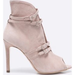 Gino Rossi - Botki by Viola Piekut. Szare buty zimowe damskie marki Gino Rossi, z materiału, na obcasie, na klamry. W wyprzedaży za 309,90 zł.