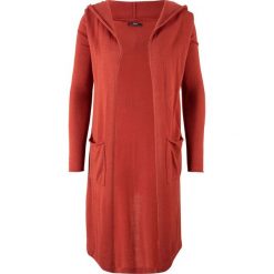 Długi sweter bez zapięcia z kapturem bonprix czerwony karminowy. Czerwone swetry damskie bonprix, bez wzorów, z długim rękawem, długie, z kapturem. Za 54,99 zł.