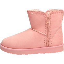 Ciepłe śniegowce damskie Kylie Crazy 1760101PN. Śniegowce damskie Kylie Crazy, bez zapięcia. W wyprzedaży za 69,00 zł.