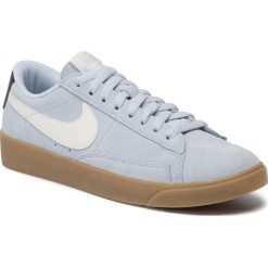 Buty NIKE - Blazer Low Sd AV9373 400 Half Blue/Sail Oil Grey. Niebieskie półbuty damskie Nike, na co dzień, bez wzorów, ze skóry, bez obcasa, na płaskiej podeszwie, bez zapięcia. W wyprzedaży za 289,00 zł.