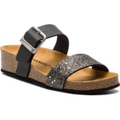 Klapki DR. BRINKMANN - 701297 Schwarz 1. Czarne klapki damskie Dr. Brinkmann, z aplikacjami, ze skóry ekologicznej, bez obcasa. Za 159,00 zł.