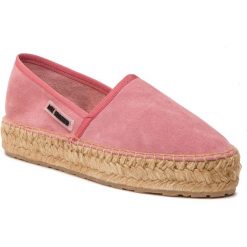 Espadryle LOVE MOSCHINO - JA10223G07JF0600 Crosta Rosa. Różowe espadryle damskie Love Moschino, bez wzorów, ze skóry, bez obcasa, na płaskiej podeszwie. Za 479,00 zł.