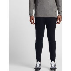 Spodnie Nike NSW Tech Fleece (805162-010). Czarne kalesony męskie Nike, na co dzień, na lato, m, bez wzorów, z bawełny. Za 399,99 zł.