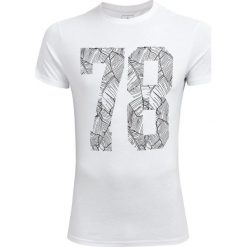 T-shirt męski TSM608 - biały - Outhorn. Białe t-shirty męskie marki Outhorn, na lato, m, z materiału. Za 39,99 zł.