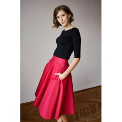 Spódnica Vinca malinowa 32 różowy. Różowe spódniczki damskie marki Marie Zélie, na randkę, w paski, z elastanu. W wyprzedaży za 165,90 zł.
