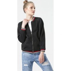 Czarna Bomberka Pallenilla. Czarne bluzy damskie Born2be, xl, bez wzorów, z dzianiny, bez rękawów, bez kaptura. Za 49,99 zł.