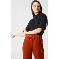 T-shirty damskie: NA-KD Basic T-shirt Basic z rękawami trzy- czwarte – Black