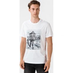 The North Face Koszulka Biały. Białe podkoszulki męskie The North Face, s, z nadrukiem, z bawełny, bez kołnierzyka, krótkie. Za 152,95 zł.