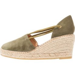 Kanna BASIC Czółenka na platformie pino. Brązowe buty ślubne damskie marki Kanna, ze skóry, na platformie. Za 399,00 zł.