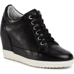 Sneakersy GEOX - D Carum C D02ASC 08514 C9999 Black. Czarne półbuty damskie Geox, bez wzorów, ze skóry ekologicznej, bez obcasa, na koturnie, bez zapięcia. W wyprzedaży za 429,00 zł.