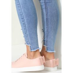 Różowe Buty Sportowe Emotional Rescue. Różowe buty sportowe damskie vices, bez wzorów, ze skóry, sportowe. Za 44,99 zł.