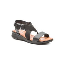 GO SOFT WI16-INES-01 Czarny. Czarne sandały damskie GO SOFT, bez wzorów, ze skóry, bez obcasa, bez zapięcia. Za 119,99 zł.