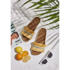 Żółte Klapki My Happiness. Żółte klapki damskie Born2be, bez wzorów, bez obcasa, na płaskiej podeszwie. W wyprzedaży za 59,99 zł.