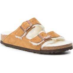 Kapcie BIRKENSTOCK - Arizona Fur 1001135 Mink. Pomarańczowe klapki damskie Birkenstock, bez wzorów, ze skóry, bez obcasa. W wyprzedaży za 419,00 zł.