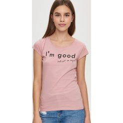 Bawełniany T-shirt z nadrukiem - Różowy. Różowe t-shirty damskie Sinsay, s, z nadrukiem, z bawełny, bez kołnierzyka. W wyprzedaży za 7,99 zł.