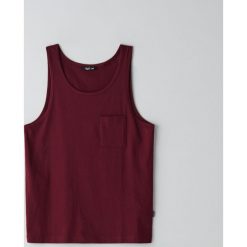 Koszulka tank top z kieszonką - Bordowy. Czerwone koszulki męskie Cropp, s, bez wzorów, bez kołnierzyka, bez rękawów. W wyprzedaży za 18,19 zł.