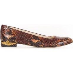 Wężowe balerinki na niskim obcasie - skóra naturalna - model 050 - kolor kolorowy wąż. Baleriny damskie Zapato, bez wzorów, ze skóry, na niskim obcasie. Za 309,00 zł.