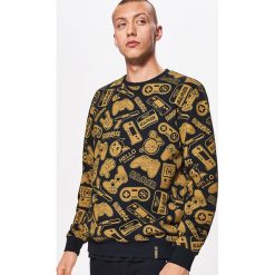 Bluza all over z kolekcji GAMERS - Czarny. Czarne bluzy męskie rozpinane marki Cropp, s. Za 99,99 zł.