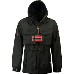 Kurtka "Butcher" w kolorze czarnym. Czarne płaszcze męskie Geographical Norway Men, s, z nadrukiem, bez kaptura. W wyprzedaży za 257,95 zł.