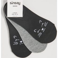 Skarpetki stopki z kotami - Czarny. Czarne skarpetki damskie Sinsay. Za 9,99 zł.