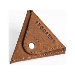 Jasno brązowa bilonówka coin wallet BRODRENE Skóra naturalna. Pomarańczowe portfele męskie marki Brødrene, bez wzorów, ze skóry. Za 44,00 zł.