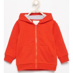 Bluza z kapturem - Czerwony. Czerwone bluzy niemowlęce marki Reserved, z kapturem. Za 24,99 zł.
