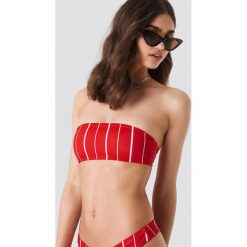Kristin Sundberg for NA-KD Góra bikini bandeau KS - Red. Czerwone bikini Kristin Sundberg for NA-KD, z haftami. Za 72,95 zł.