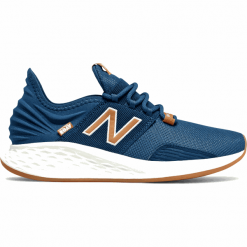 New Balance Fresh Foam Roav Backpack - MROAVBW. Pomarańczowe buty sportowe męskie New Balance, z gumy, bez zapięcia, tenisowe. Za 399,99 zł.