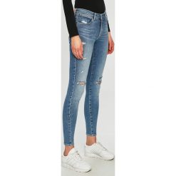 Wrangler - Jeansy. Jeansy damskie Wrangler. Za 399,90 zł.