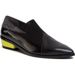 Półbuty UNITED NUDE - Spark Bootie Lo 105410114925 Black. Czarne półbuty damskie United Nude, bez wzorów, ze skóry, bez obcasa, na płaskiej podeszwie, bez zapięcia. W wyprzedaży za 659,00 zł.