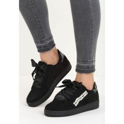 Czarne Buty Sportowe Margaric. Szare buty sportowe damskie marki Born2be. Za 69,99 zł.
