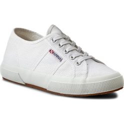 Tenisówki SUPERGA - 2750 Plus Cotu S003J70 White 901. Białe półbuty damskie Superga, bez wzorów, z gumy, bez obcasa, na płaskiej podeszwie, bez zapięcia. Za 239,00 zł.