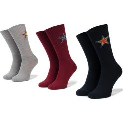 Zestaw 3 par wysokich skarpet damskich CONVERSE - E864H-3010 Bordowy Granatowy Szary. Szare skarpetki damskie Converse, bez wzorów, z elastanu. Za 49,00 zł.