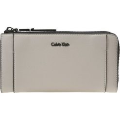 Portfele damskie: Calvin Klein METROPOLITAN LARGE ZIP AROUND Portfel grey