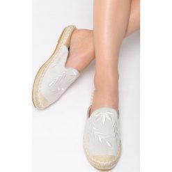 Szare Klapki Soft Ribbon. Szare chodaki damskie Born2be, z materiału, na obcasie. Za 49,99 zł.