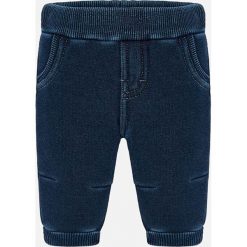 Mayoral - Spodnie dziecięce 65-86 cm. Niebieskie spodnie chłopięce Mayoral, bez wzorów, z elastanu. W wyprzedaży za 49,90 zł.