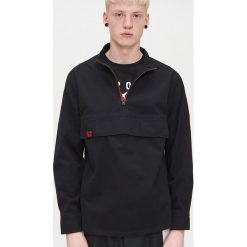 Koszula typu anorak - Czarny. Czarne koszule męskie Cropp, s, bez wzorów, bez kołnierzyka, bez rękawów. Za 109,99 zł.
