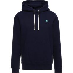 Wood Wood IAN Bluza z kapturem navy. Niebieskie bluzy męskie marki Wood Wood, m, z bawełny, z kapturem. Za 589,00 zł.