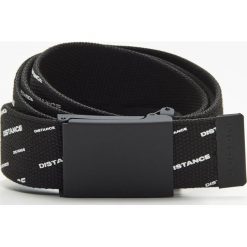 Materiałowy pasek ze wzorem - Czarny. Czarne paski męskie Cropp, w paski, z tkaniny. Za 29,99 zł.