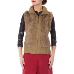 Kamizelka damska 81-9F-002-9. Czerwone kamizelki damskie marki Wittchen, s, z futra, z kapturem. Za 399,00 zł.