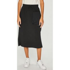 Nike Sportswear - Spódnica. Czarne spódniczki damskie Nike Sportswear, na co dzień, s, bez wzorów, z elastanu, midi, proste. W wyprzedaży za 199,90 zł.