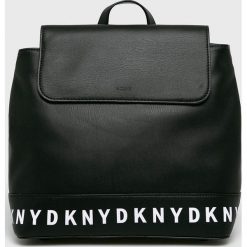 Dkny - Plecak. Czarne plecaki damskie DKNY, z nadrukiem, ze skóry ekologicznej. W wyprzedaży za 499,90 zł.