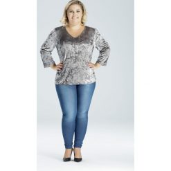 Aksamitna szara bluzka welurowa oversize PLUS SIZE. Szare bluzki damskie Moda Size Plus Iwanek, m, bez wzorów, z tkaniny, eleganckie, z dekoltem na plecach, plus size, bez rękawów. Za 89,00 zł.